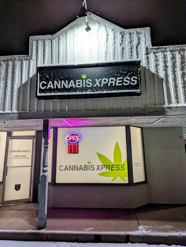 CANNABIS XPRESS logo