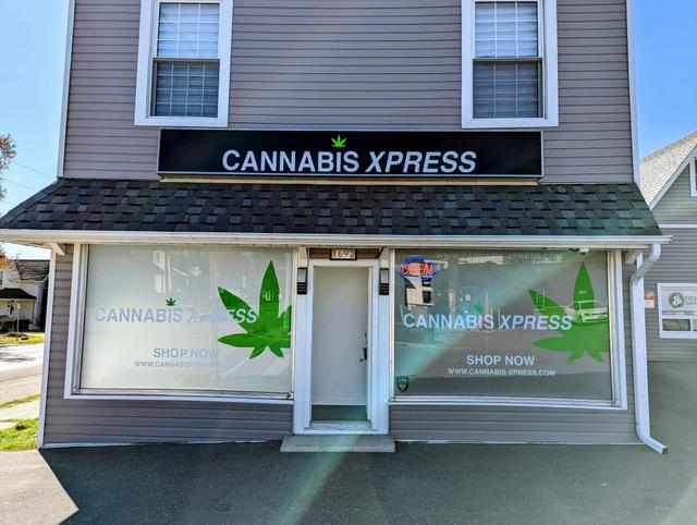 CANNABIS XPRESS logo