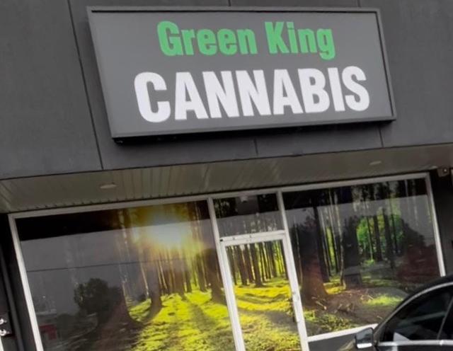 Green King Cannabis logo